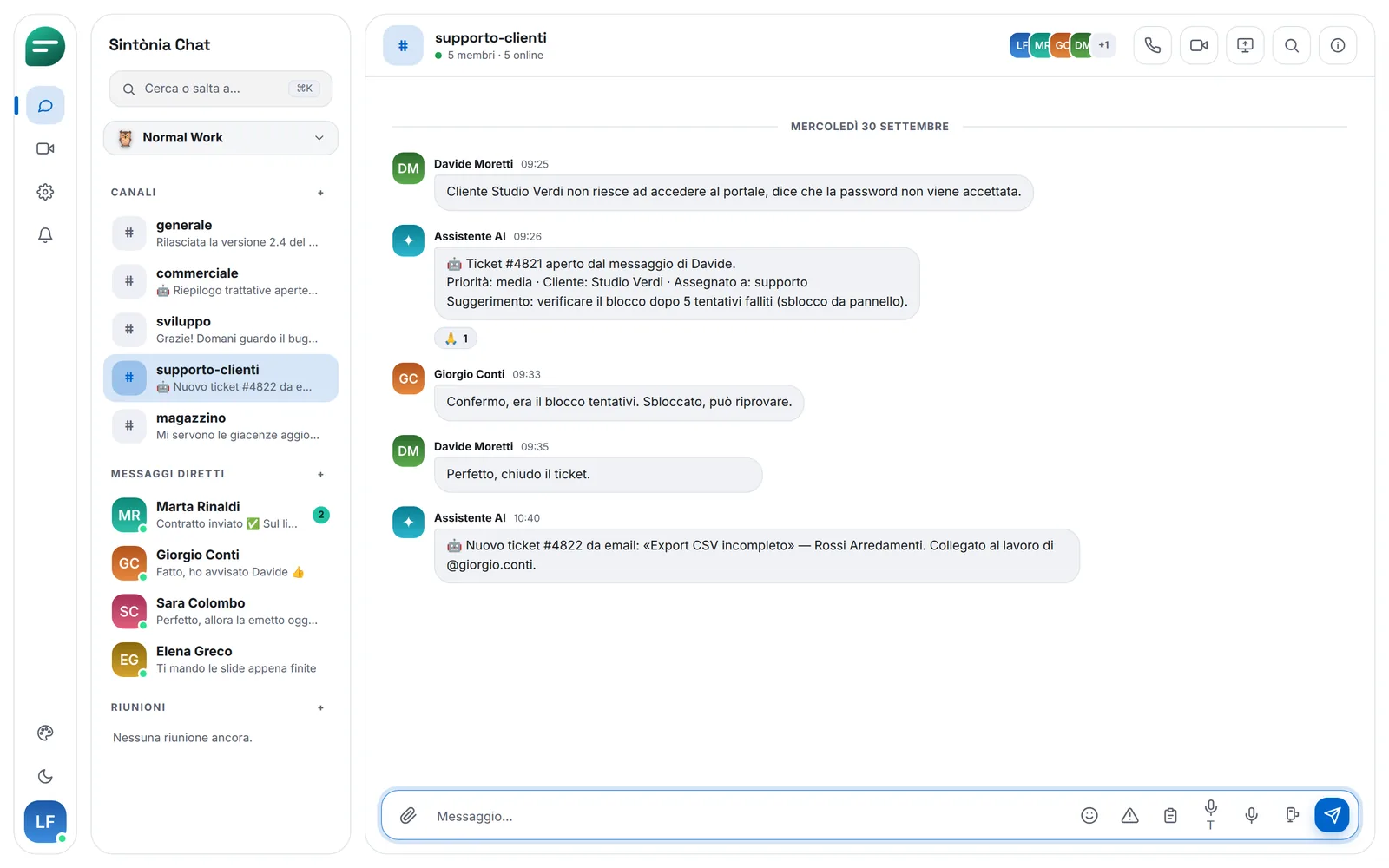Il canale supporto-clienti: Davide segnala un problema, l'Assistente AI apre il ticket, Giorgio lo risolve.